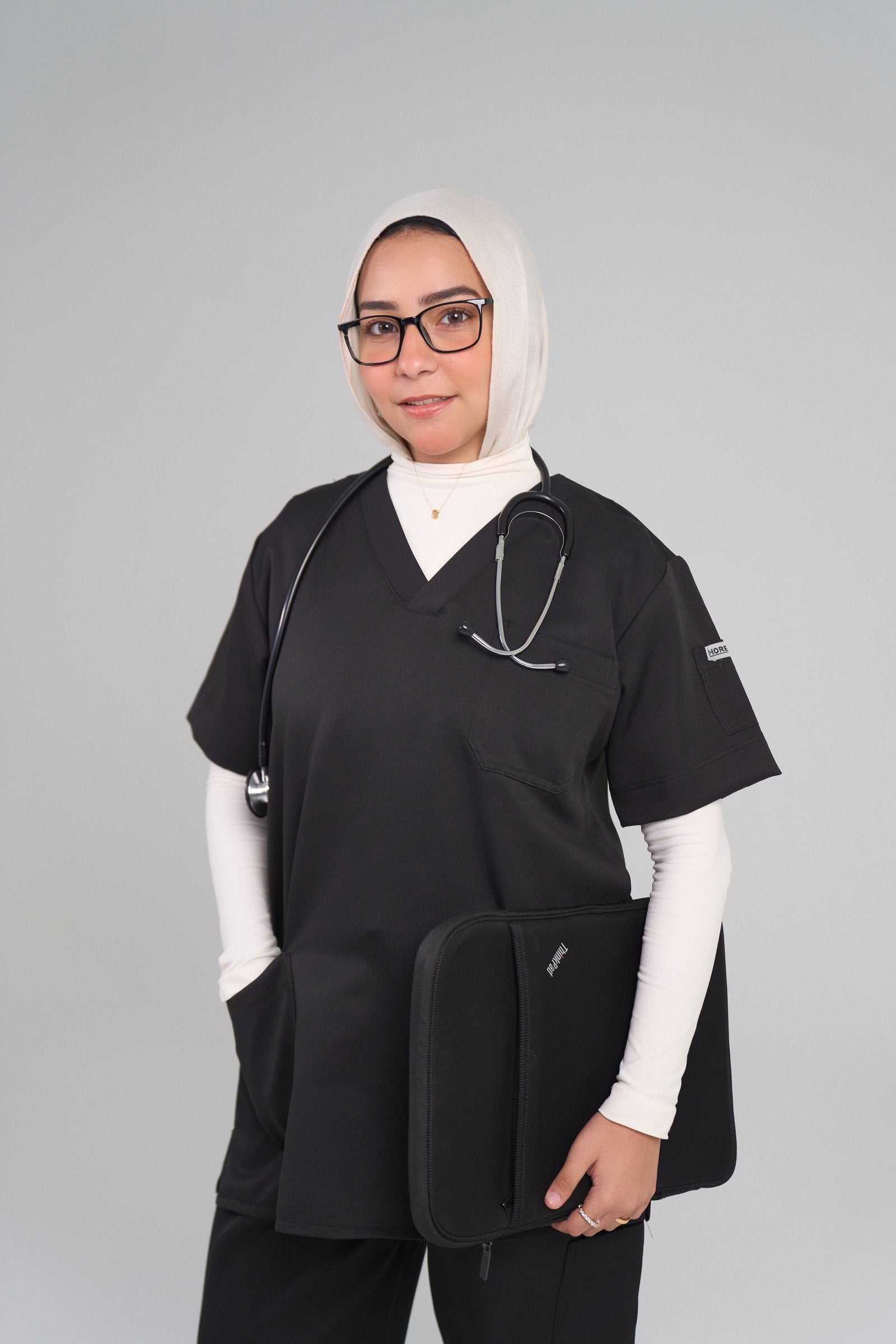 سكراب طبي V-Shape - أسود